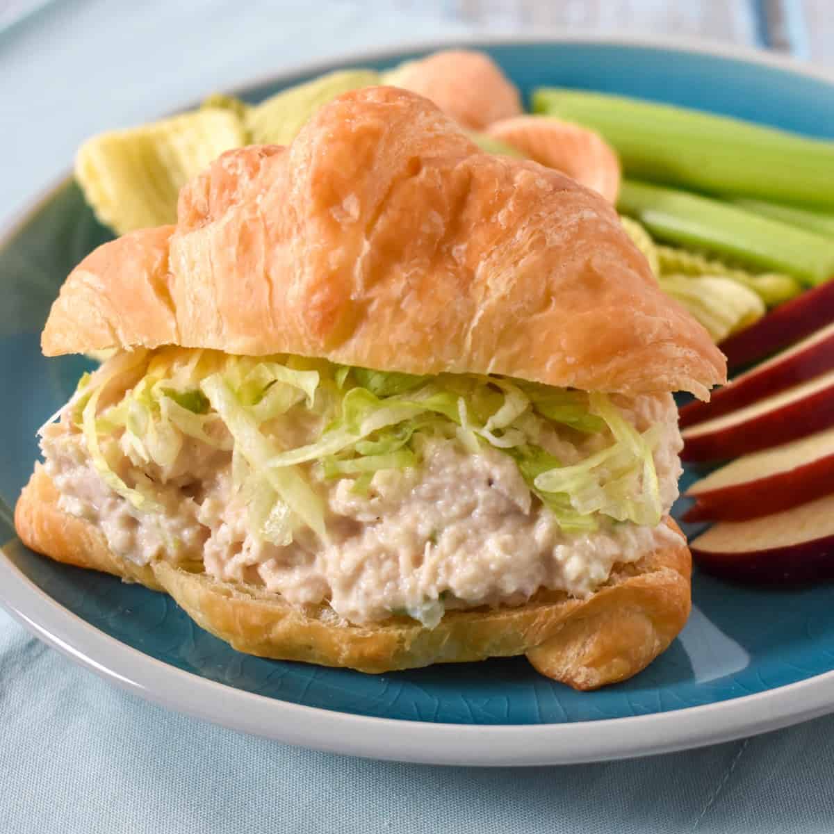 Tuna Salad Croissant w/ Veggies*
